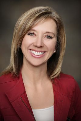 Portrait of Heather Higgs, Associate Broker